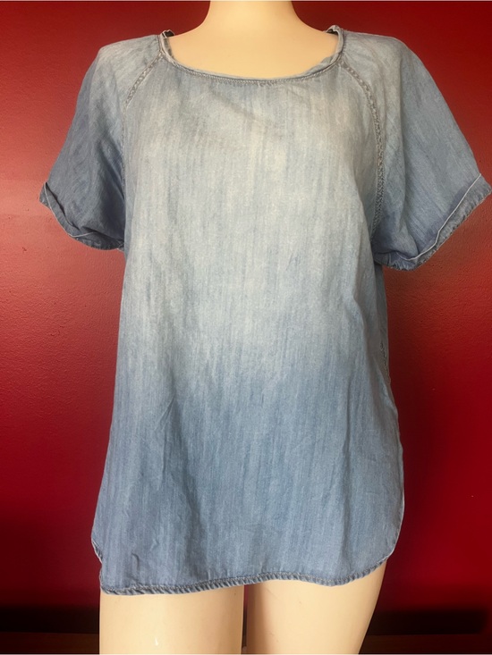 life in progress Tops - Like new Light Blue Denim-Style Women's Short Sleeve Top